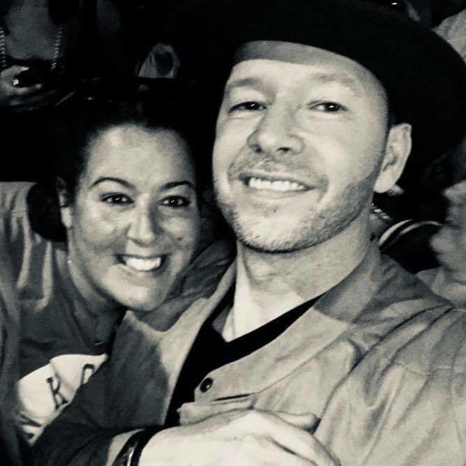 KellyAnne1019's tweet photo. Happiest of birthdays to our fearless leader &amp; captain, @DonnieWahlberg I hope your day is filled with the love &amp; joy you bring to each and every one of us (and some confetti too).  #THANKFUL for you 🥳🥰🤖❤️♾️ #BHfamilia #happybirthdaydonnie https://t.co/Q7p8TEJ0hi