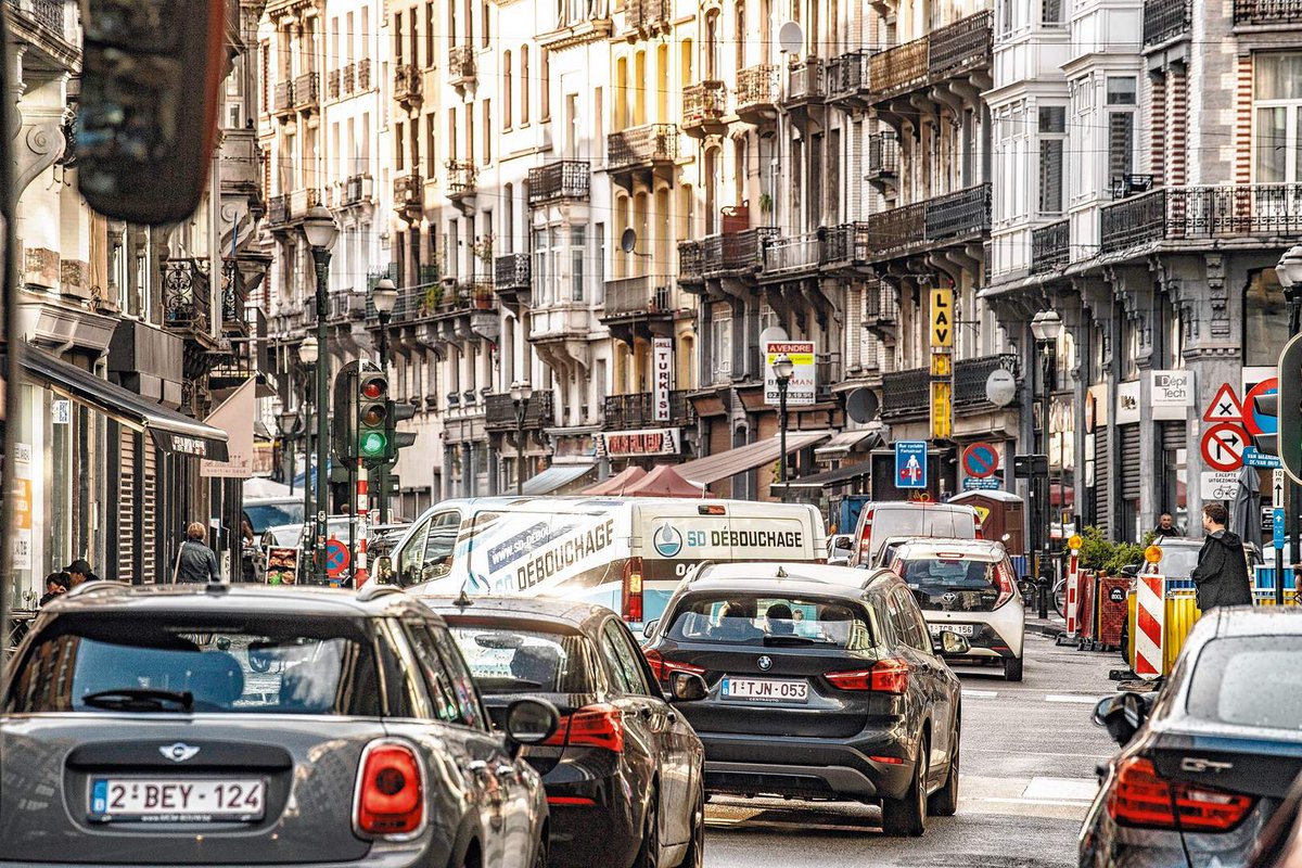 Doorduwen, overleggen, uitstellen: zo staat het met de circulatieplannen : bruzz.be/mobiliteit/doo…