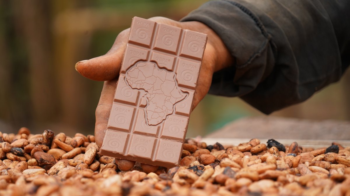 Am 19./20.08. lädt das <a href="/BMAS_Bund/">Bundesministerium für Arbeit und Soziales</a> zum Tag der offenen Tür ein (📍Berlin, Zietenplatz). 🍫Die Ausstellung zur Schokoladen-#Lieferkette zeigt uns als Positiv-Beispiel. 💬Talkrunde 20.08., 15:55 „Faire Lieferketten in der Praxis“ u. a. mit unserem Geschäftsführer Peter Schaumberger