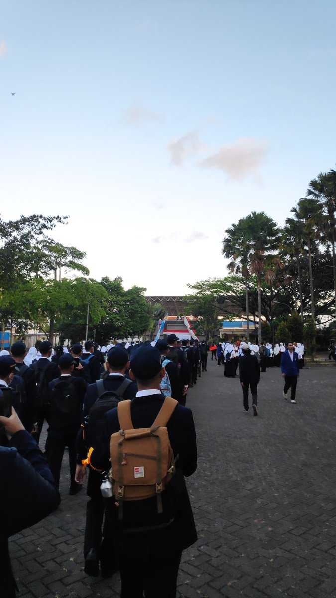 Luqmanullll's tweet photo. Day 1 PKKMB UM
MELEDAK
@BEMUMOfficial
@UM_1954 
#Day1PKKMBUM2023
#PKKMBUM2023 
#MabaUM023 
#RestorasiAsa 
#BEMUM2023 
#UMtheOnlyOne
#SahabatMahasiswa
#LaskarDewantaraMuda
#universitasnegerimalang 
#NalendraMudhaReksabhuana
#DirgahayuRepublikIndonesiaku https://t.co/rrHiEN0HK3