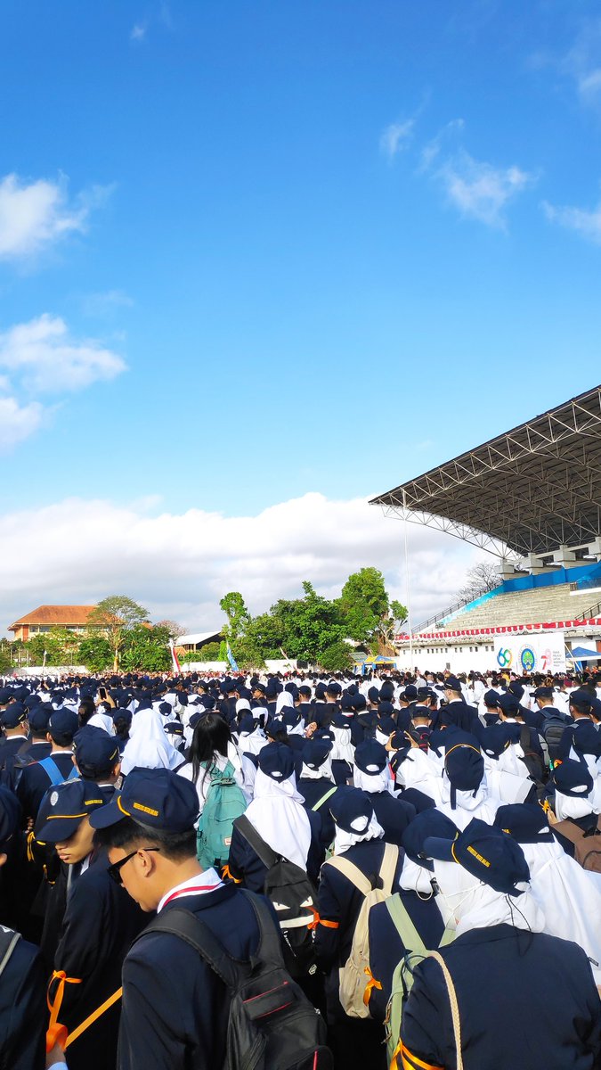 Luqmanullll's tweet photo. Day 1 PKKMB UM
MELEDAK
@BEMUMOfficial
@UM_1954 
#Day1PKKMBUM2023
#PKKMBUM2023 
#MabaUM023 
#RestorasiAsa 
#BEMUM2023 
#UMtheOnlyOne
#SahabatMahasiswa
#LaskarDewantaraMuda
#universitasnegerimalang 
#NalendraMudhaReksabhuana
#DirgahayuRepublikIndonesiaku https://t.co/rrHiEN0HK3