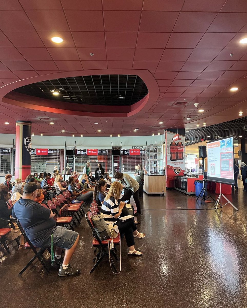 codeartorg's tweet photo. Thank you @BrowardSTEM for having us at your STEM+CS Teacher Resource Fair today to welcome back @browardschools teachers 👩🏼🏫 Thank you to everyone that stopped by, cheers to a brand new school year! 👏 📚 🖥️ #backtoschool #browardschools #flalivearena #stemeducation https://t.co/EkbGD5lz3d