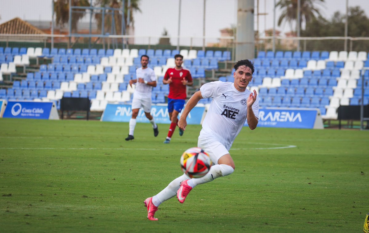 afefutbol's tweet photo. ✍🏻⚽️ @jaen_8, atrevimiento en todo el frente del ataque.

🔗 https://t.co/oJJVCkCe0B

#SesionesAFE https://t.co/FHmQr9jzg3