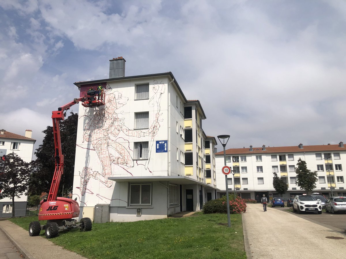 DaliAek54's tweet photo. L’Art ou le Street Art ne prend pas de vacances à Nancy
Démarrage d’une belle fresque de l’artiste ZIKÉ sur le quartier d’Haussonville sur l’immeuble de l’@OmhGrandNancy  de la Place de la 9ème DIC https://t.co/7L0Gv69fqm