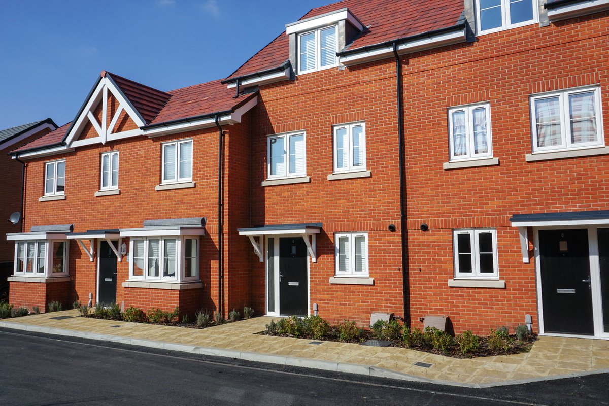 award_ltd's tweet photo. Appointing the right property agent or management company is crucial for any property owner or investor, so it's important to consider a range of factors: https://t.co/Alyo44emY7

#lettingagents #propertymanagement #cambridge https://t.co/U6U7NMjDTP