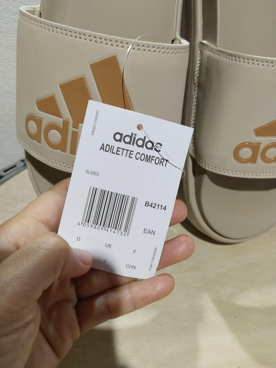 รองเท้า Adidas แท้ ไซส์ 38 รุ่นเสริมความสูง จาก 1,790 ลด 60% เหลือ 700  รวมส่งค่ะ สีสวยละมุน

#ส่งต่อpanda #ส่งต่อรองเท้า #รองเท้าnike #ส่งต่อnike #nikethailand #nike #ส่งต่อpanda #NIKEDunklow #nikepanda