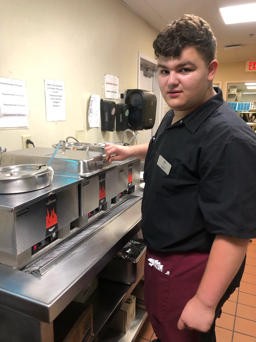 5starcafeFHS's tweet image. Today’s Culinary Internship Feature: Matt D. an upcoming Junior, obtaining his first job at Applewood. Matt takes orders, busses &amp;amp; sets his tables, and completes side work that is necessary for service! His personality comes through.  Great Job! #WBL #FRHSD @jacindastevens
