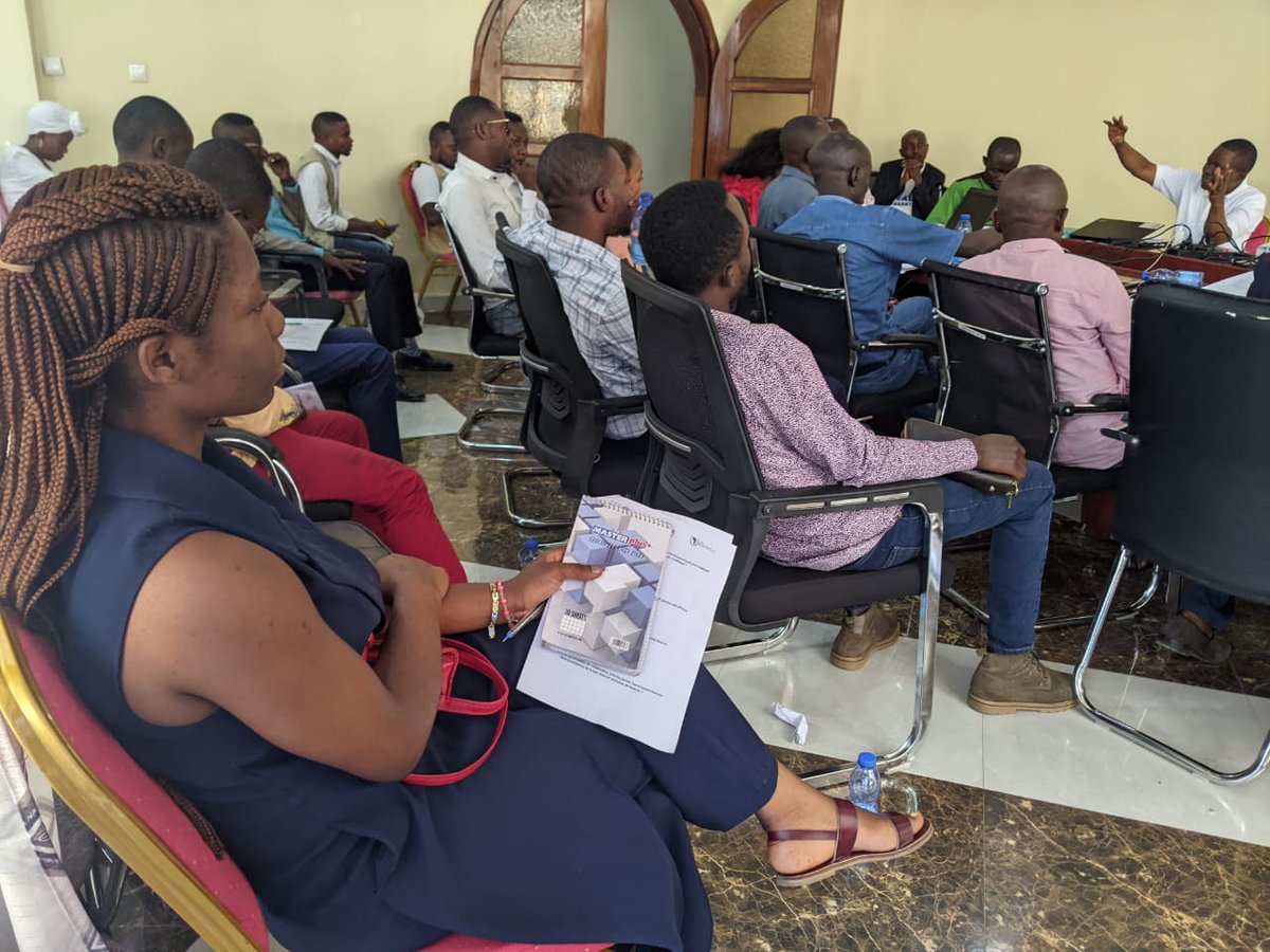 ailesducoeur1's tweet photo. La team @lesailesducoeur Tanganyika prend part à l'atelier des parties prenantes sur la  #participation des jeunes dans la #sphèrepublique/politique et les #processusdepaix dans le Tanganyika organisé par @UNFPA @UNHCR https://t.co/fXTeh5onVr