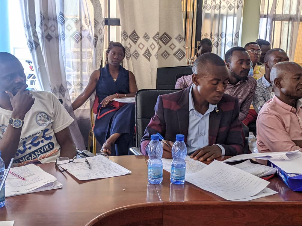 ailesducoeur1's tweet photo. La team @lesailesducoeur Tanganyika prend part à l'atelier des parties prenantes sur la  #participation des jeunes dans la #sphèrepublique/politique et les #processusdepaix dans le Tanganyika organisé par @UNFPA @UNHCR https://t.co/fXTeh5onVr