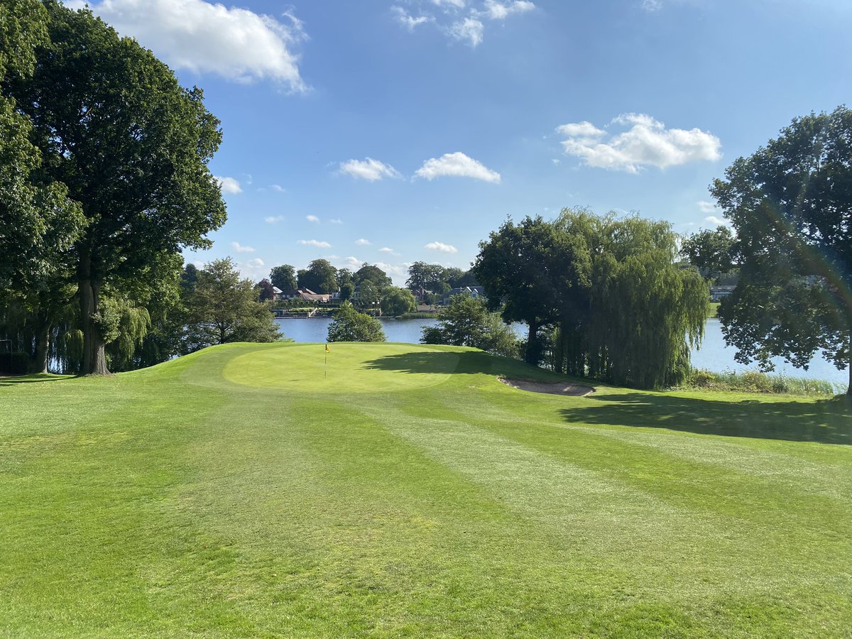 TheMereGreens's tweet image. A before and after of part of the tree work being undertaken @LifeatMere Cleaning out the view of The Mere behind the 18th green has improved the aesthetics of the hole #TreeWork #Greenkeeping