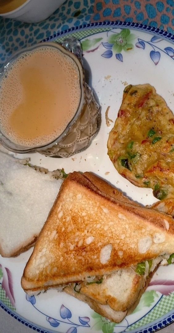 Rise and Shine, It's Breakfast Time! 🌞

#BreakfastDelight #MorningEats #FuelForTheDay