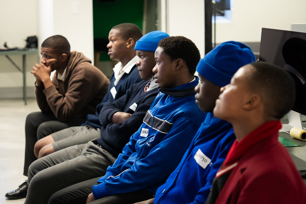 ehwoza's tweet image. Lights, camera, plan! 🎥 

@IkamvaYouthSA learners began their first lesson by learning the art of storytelling, and they also had an opportunity to watch documentary films🎥 created by previous groups. Following the lesson, students began to 🗒️plan their documentaries.