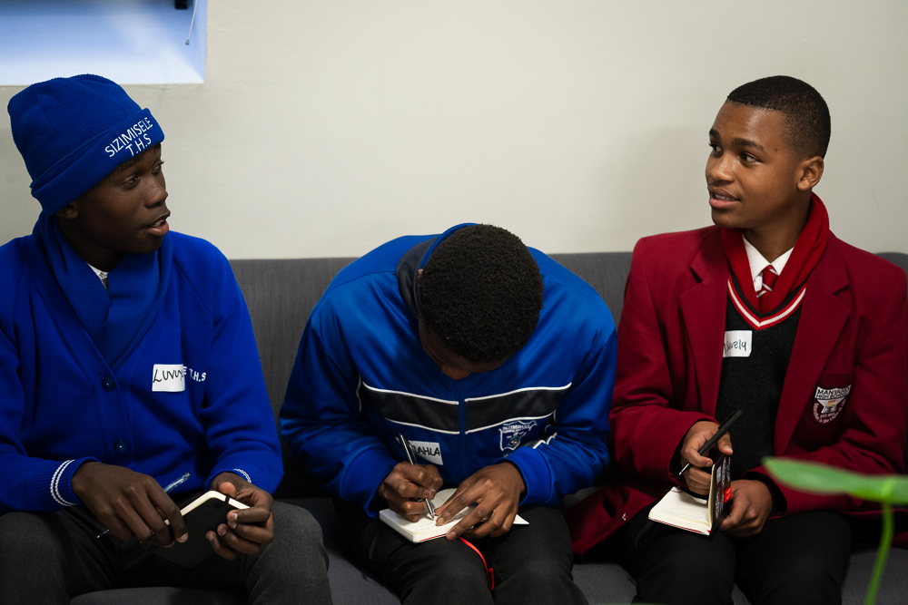 ehwoza's tweet image. Lights, camera, plan! 🎥 

@IkamvaYouthSA learners began their first lesson by learning the art of storytelling, and they also had an opportunity to watch documentary films🎥 created by previous groups. Following the lesson, students began to 🗒️plan their documentaries.