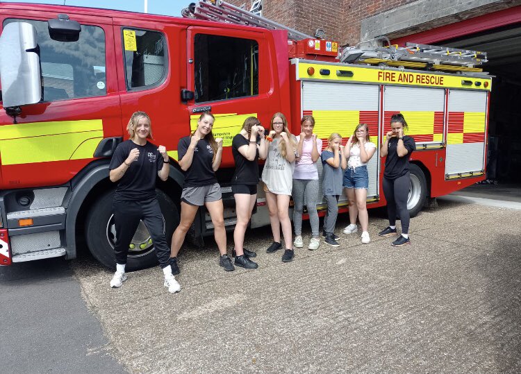 BayResilience's tweet photo. We are fortunate to have brilliant partners @HantsIOW_fire @ShanklinFire enabling us to deliver FREE weekly summer diversionary &amp; positive activities inc non- contact #Boxing awards for #youngpeople of #Shanklin &amp; #Bay.
Thanks to local councils &amp; @HantsPCC for funding
#YouthWork https://t.co/8J2KGkTA3k