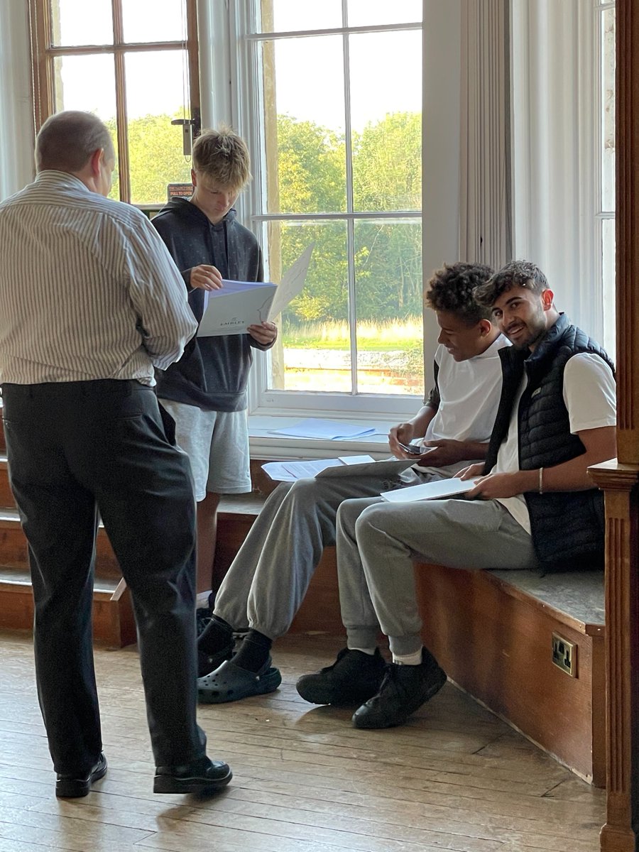 EmbleyHampshire's tweet image. Congratulations to our #SixthForm students receiving their #ALevel results today! 👏 We are so proud of our brilliant pupils and everything they have achieved ✨ We look forward to hearing all about your future adventures; enjoy the journey ahead of you! 👍 #theembleyway