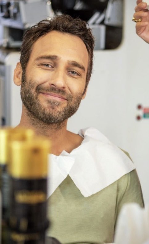 secozdemirnews's tweet photo. 🆕😘🥰❤️ #seckinozdemir #aciask #birnefesyeter #başbelası #bücür #kirakilastory #korkutali #günahkar #ahkar #tehlikelikarim #alyazmalım #kuruluşosman #cankırıkları #biraskhikayesi #aciask #damlasönmez #atesbocegi #barisbuka #SevgiliGecmis #hizmetciler ❤️ https://t.co/pIxVvqfvLU