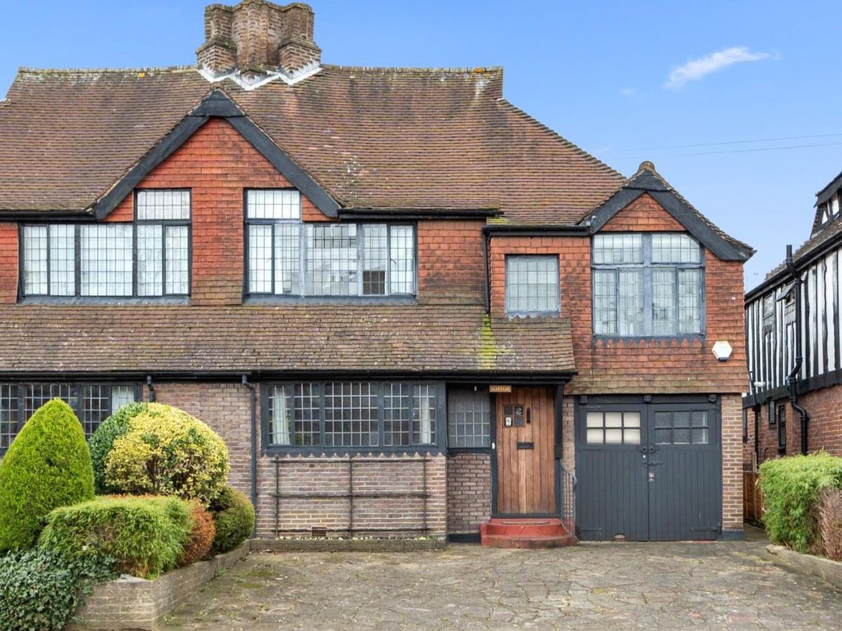 HuntersWestHampstead tweet media