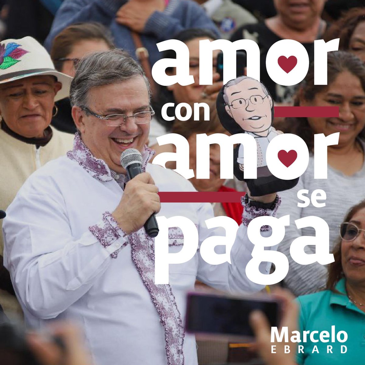 🫀Nosotras sabemos muy bien que @m_ebrard es una persona que ha recorrido México y el mundo; y en todos los lugares lo reciben con mucho amor y cariño.

😊Marcelo les sonríe y les dice “todo va a estar bien”.

Amor con amor de paga ❤️

#mejormarcelo 
#feministasconmarcelo