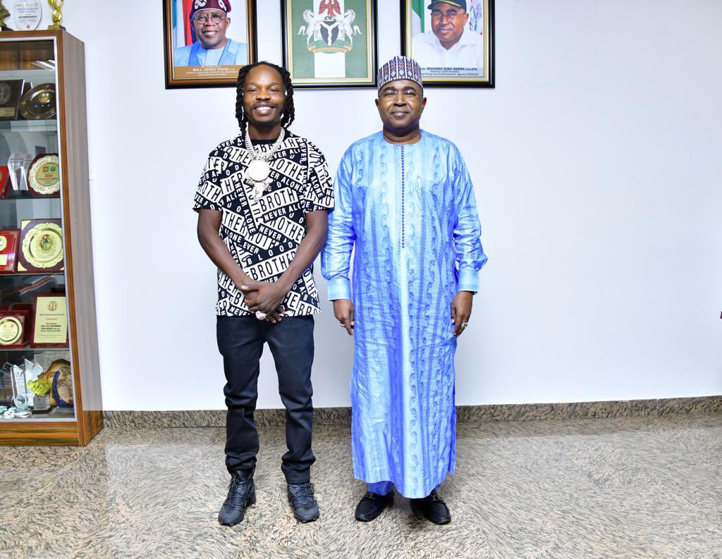 AmeerAbdulaleem's tweet photo. Naira Marley visits NDLEA Chiarman, Buba Marwa in Abuja, declares support for the war against drug abuse.

#nairamarley #Hushpuppi #OPPOA78  #thursdayvibes #SecureNiger #thursdaymorning  #Abuja  #EKO2023
Lmao😂😅💔... Welcome to Nigeria https://t.co/8JJtA4FF6P
