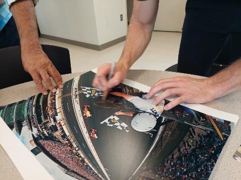 CollectorsDen1's tweet photo. We have newly signed Josef Newgarden Indy 500 Champion 16x20. Supplies are limited.
https://t.co/HcA5i7YHdc https://t.co/fPu28Vktip