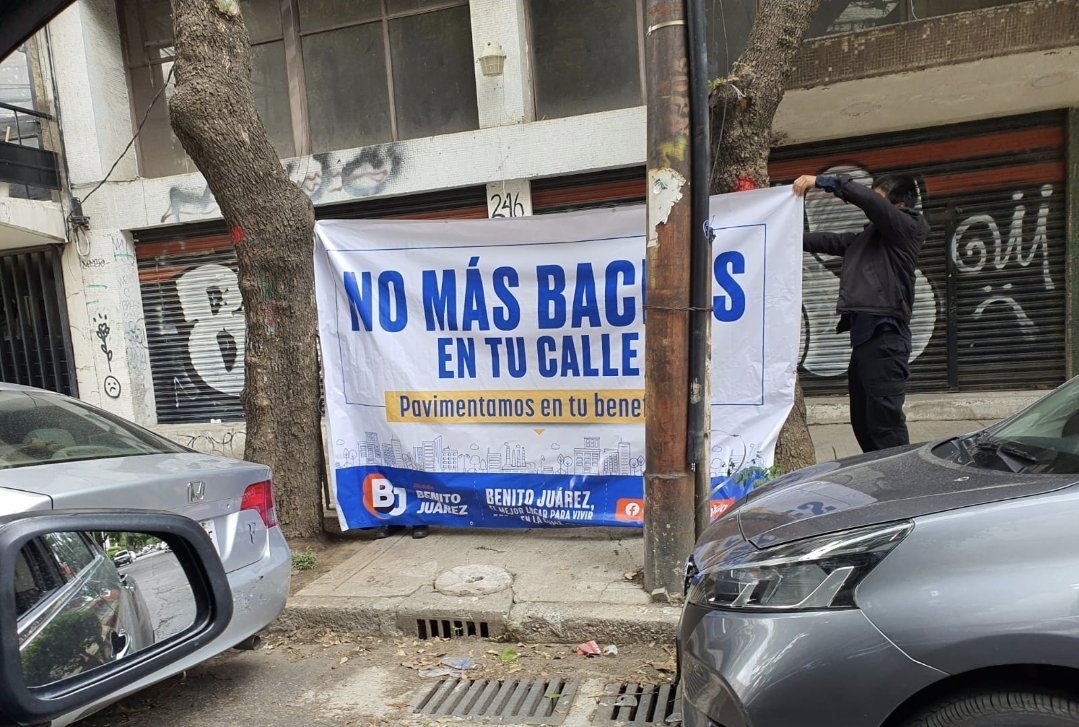 MCOVIAN's tweet photo. Gracias Alcalde @STaboadaMx en mi calle #NoMasBaches 
@BJAlcaldia 
#Narvarte https://t.co/r9vj1fKVtx