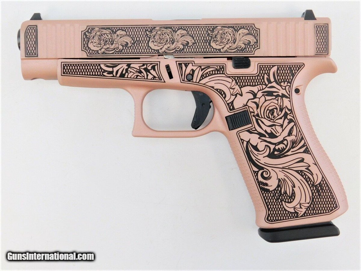 Glock G48 9mm rosa. E vc, gostaria de ter uma dessas ou melhor o modelo padrão?
