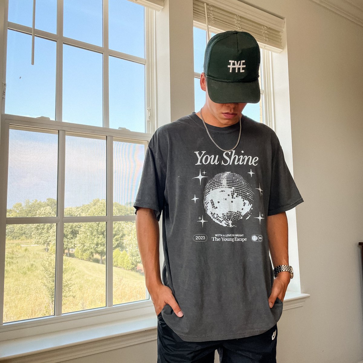 theyoungescape's tweet photo. Our vintage You Shine Tee is now available at our online shop! 🪩🤍 there’s only a few in each size, so go get yours today so you can match with luke: https://t.co/yZdVHqlxp5
#theyoungescape #vintagetee #youshine #bandmerch #encouragement https://t.co/3Z0LvxaF9l