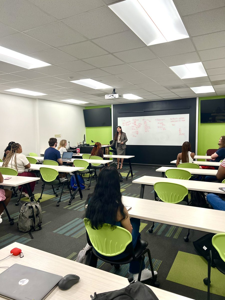 LUCollegeofEHD's tweet photo. Happy First Day of School, Cards! We are so happy to see you all again! #WeAreLU #Cardinals #LUBound #LUProud #COEHD https://t.co/NwGoaifdth