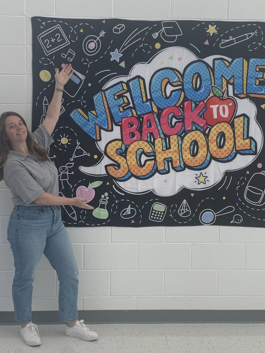 sdhudspeth's tweet photo. @HughesMSFCPS Open House!!  We are super excited to welcome students and their families this afternoon! 
#welcomebacktoschool
@PrincipalMizell 
@FCPSRegion1 
@fcpsnews https://t.co/oO0jQMU9l1