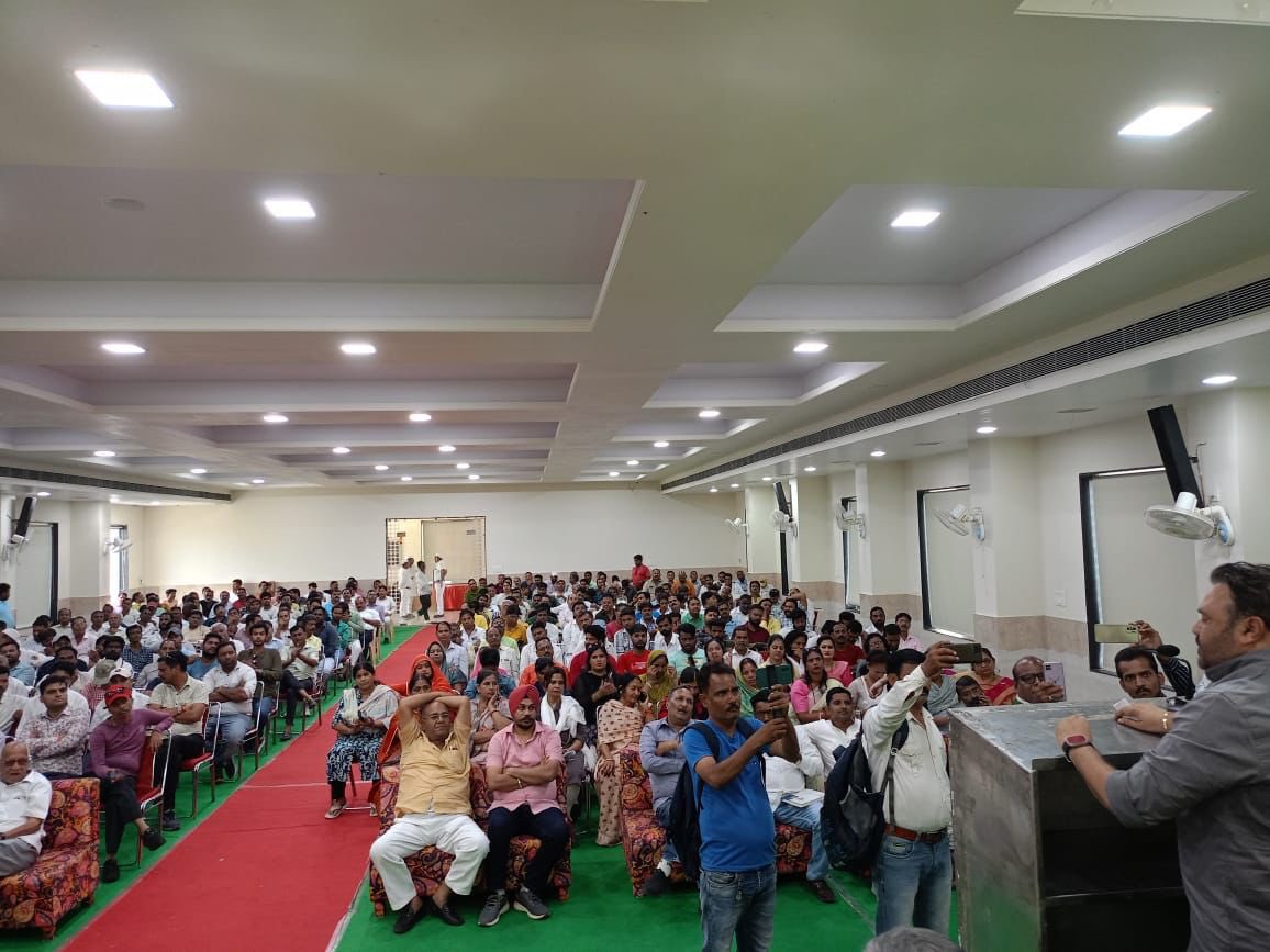 IG_Gohil_'s tweet image. Meeting with #kota city-district INC leaders &amp;amp; office bearers ,nagar nigam parshad &amp;amp; frontal organaisation
@kcvenugopalmp @ashokgehlot51 @Sukhjinder_INC @GovindDotasra