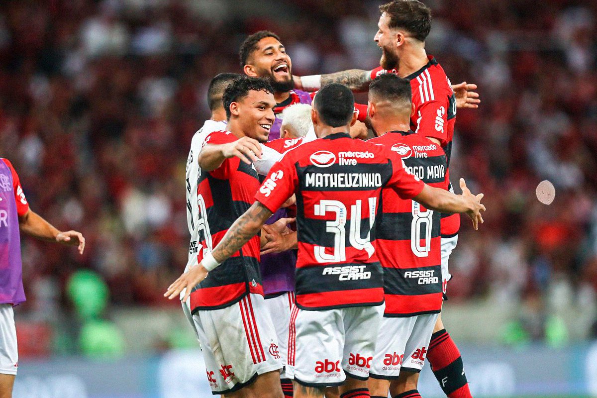 A classificação à final da Copa do Brasil levou o Flamengo a superar suas meta no orçamento prevista nos mata-matas.

Isso porque a premiação pelo vice-campeonato, resultado mínimo agora, é superior ao que foi perdido com a eliminação na Libertadores nas oitavas-de-final.

A