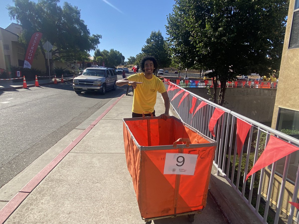 CoachBRooney's tweet image. Move-In Day = 
Great Day to be a Pioneer!
@EastBayPioneers 

#InfluenceforGood