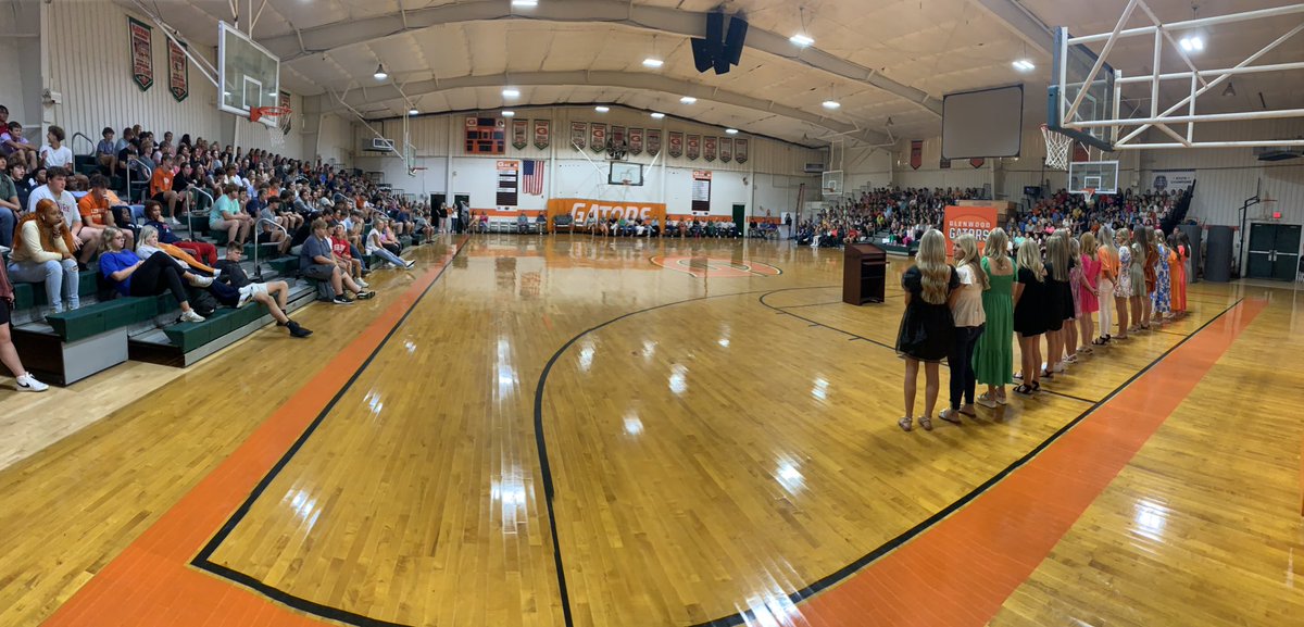 dperduegwd's tweet photo. Great chapel today @Glenwoodgators https://t.co/K422Ht8Ugs