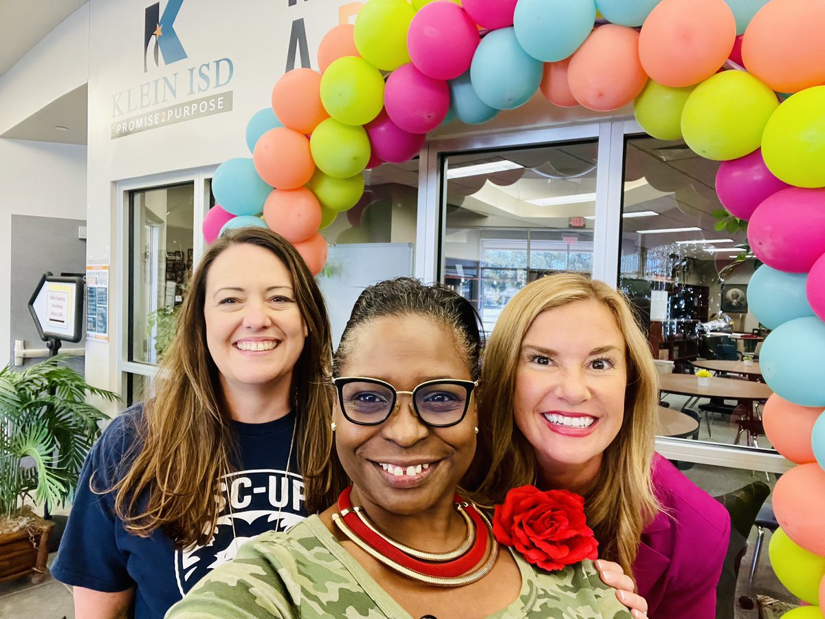 Dr. Jenny McGown (@jenny_mcgown) on Twitter photo Grateful for our team <a href="/VistasHSProgram/">Vistas HS Program</a> β from our Early College High School to the Klein Success Academy, their collective commitment to ensuring EVERY student graduates with a purpose is inspirational! π Grateful for our team <a href="/VistasHSProgram/">Vistas HS Program</a> β from our Early College High School to the Klein Success Academy, their collective commitment to ensuring EVERY student graduates with a purpose is inspirational! π