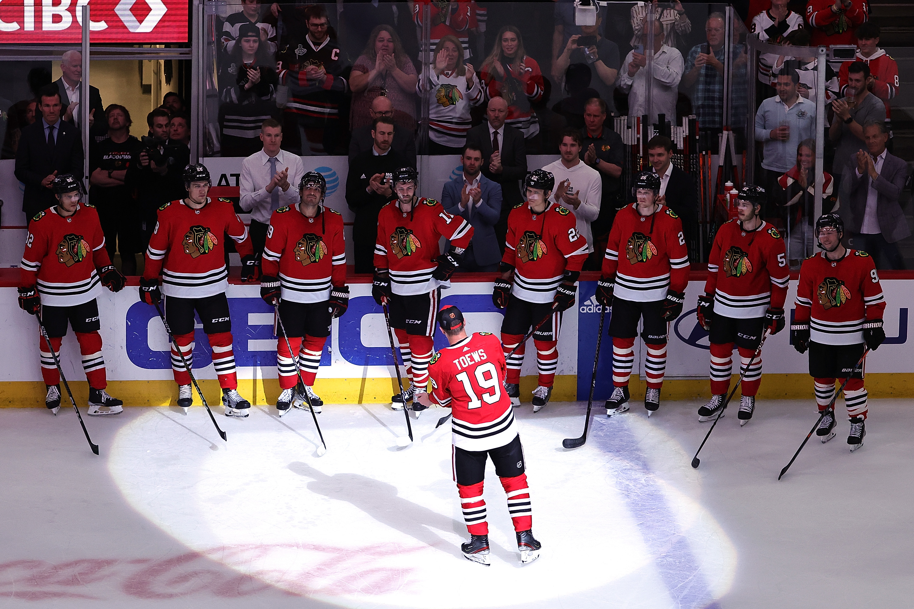 Jonathan Toews WILL PLAY on Saturday - Bleacher Nation