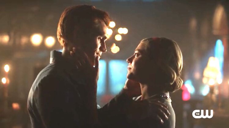 BarchieUpdates's tweet photo. BARCHIE NATION WAKE UP!!! #Riverdale https://t.co/V2gTUtfT3J