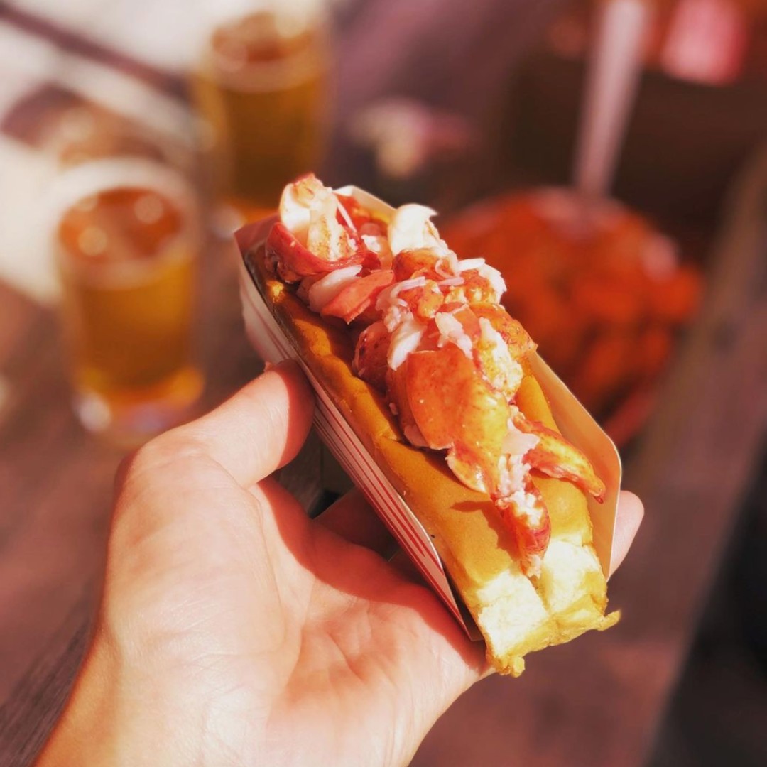 Swing by New England's favorite food truck part Congdon's After Dark tonight to catch MacDaddy's Seafood &amp; Tots 🦞 They'll be there from 4pm to 8pm!

📍 1100 Post Rd, Wells, ME 04090