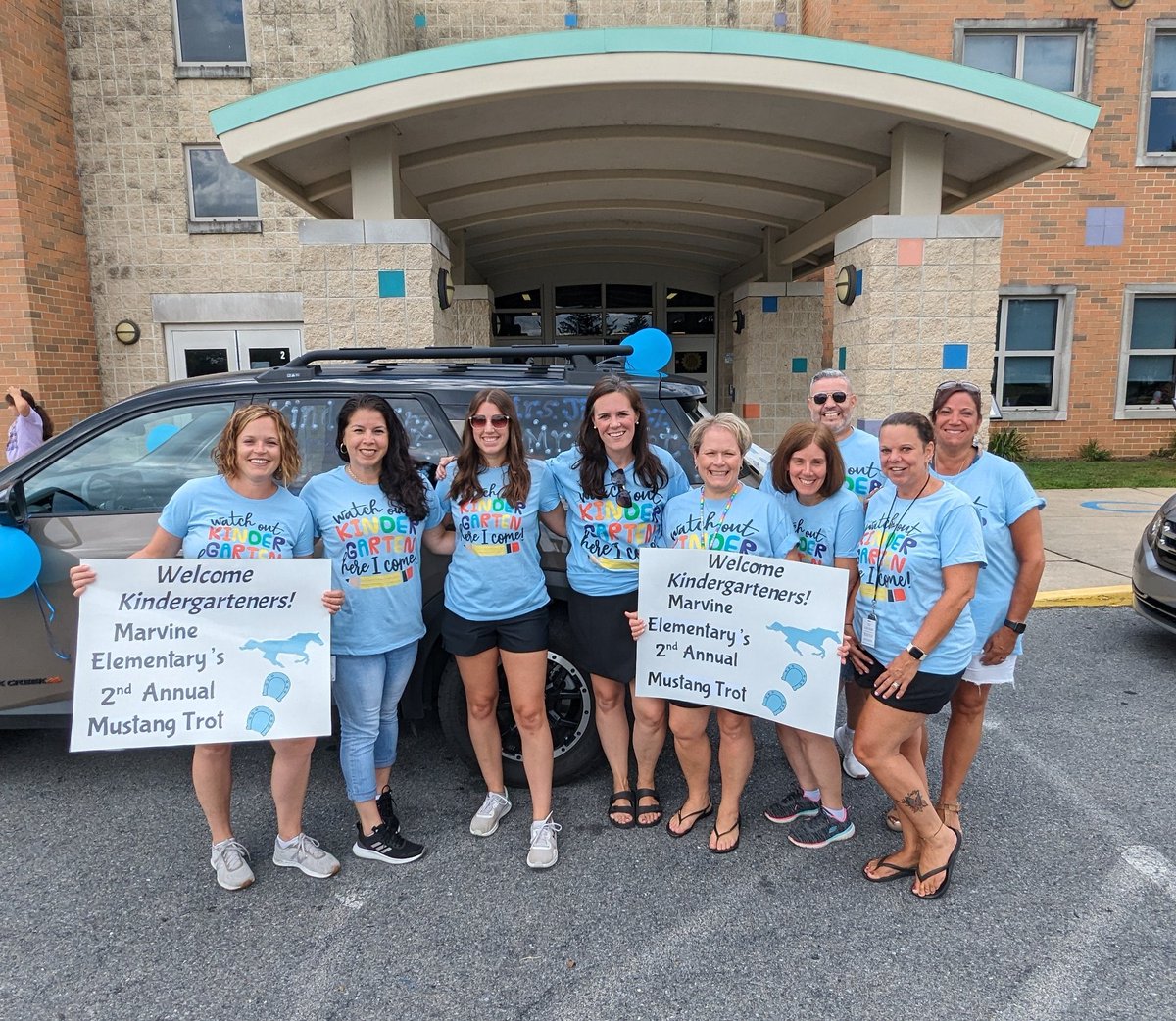 Leesonscience's tweet image. So much fun welcoming the incoming Kindergartners of @BASDFtHill and @MarvineBASD! Loved the Southside Stride and the Mustang Trot! @BethlehemAreaSD #basdcommunity