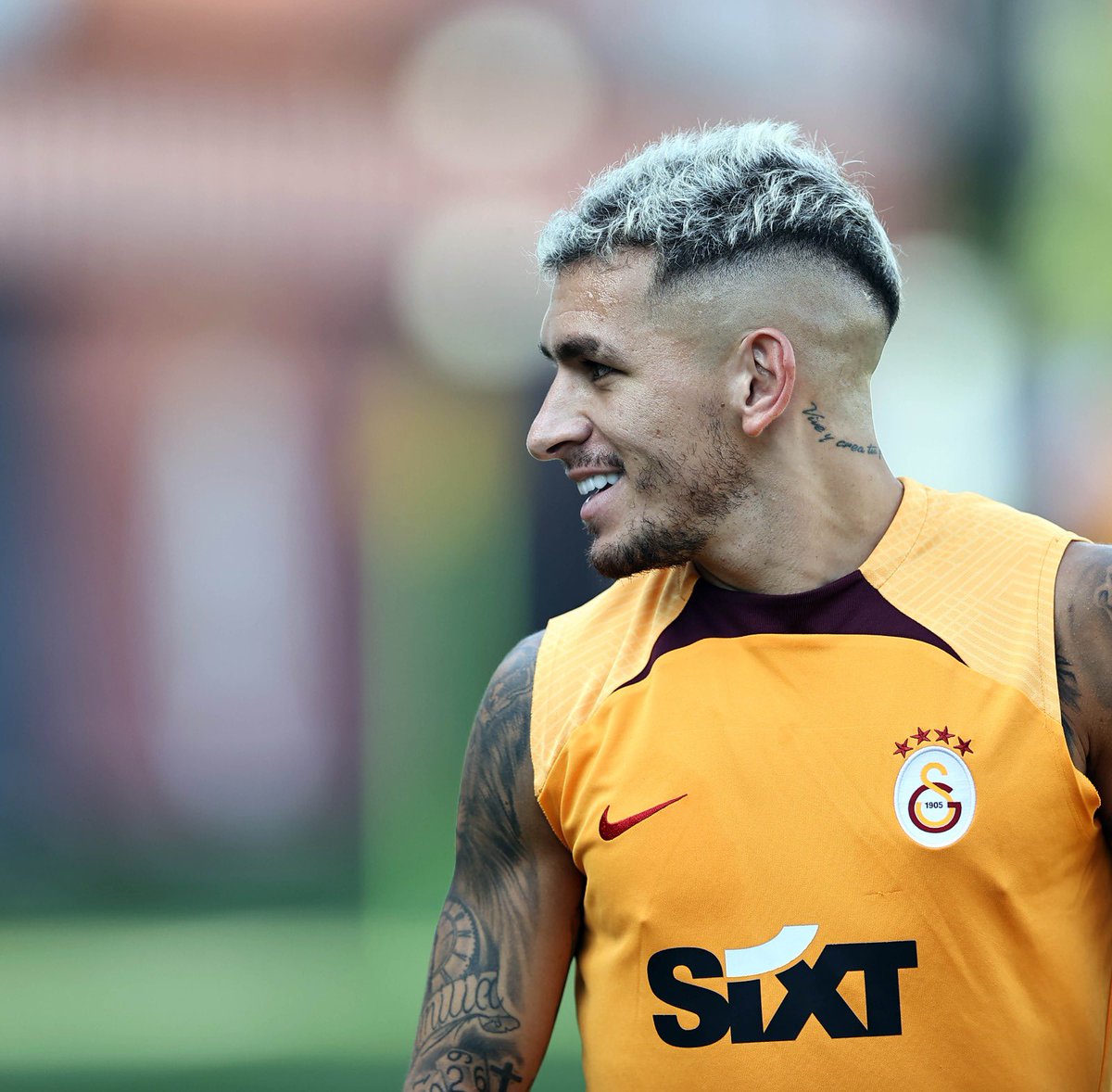 GalatasaraySK's tweet photo. 😊🦁 https://t.co/zLPgBZ6wVn