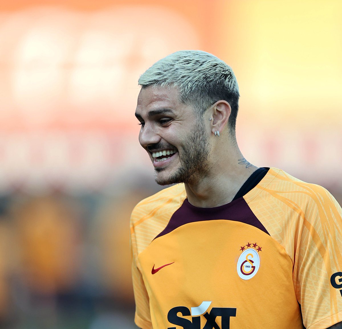 GalatasaraySK's tweet photo. 😊🦁 https://t.co/zLPgBZ6wVn