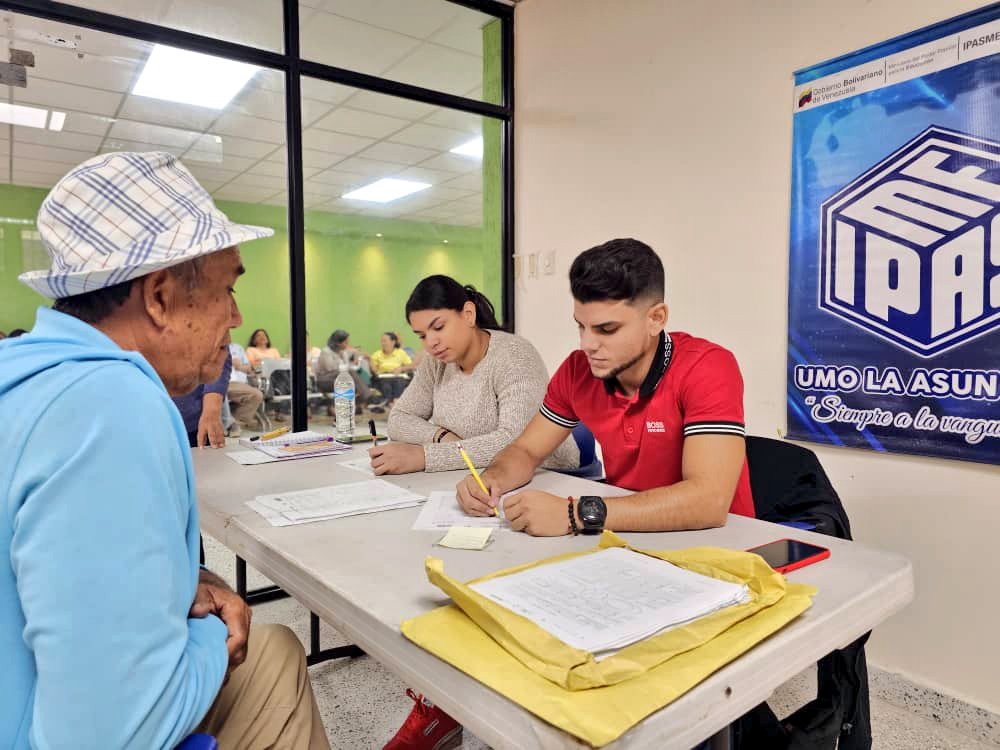 IpasmeOficial's tweet photo. ¡Y llegamos a Nueva Esparta!

Iniciamos el proceso de captación de pacientes del magisterio con patología de cataratas, cumpliendo todos sus estudios oftalmológicos avanzados.

📍 U.M @IpasmeNvaE
📆 Del 17 al 20/8

@NicolasMaduro 
#VenezuelaEcológica https://t.co/n5sddzblAv