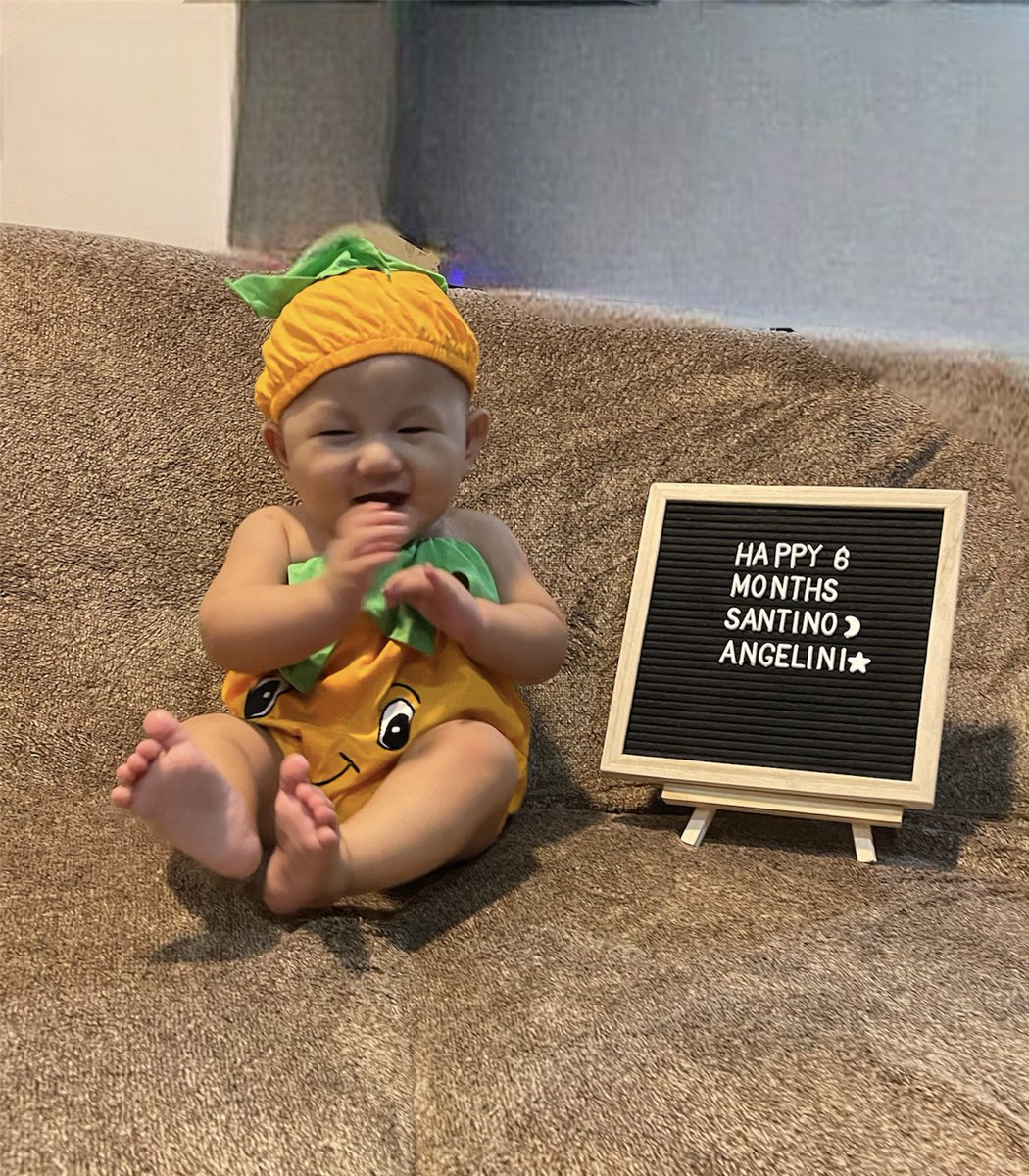 Our little persimmon is now 6 months old!