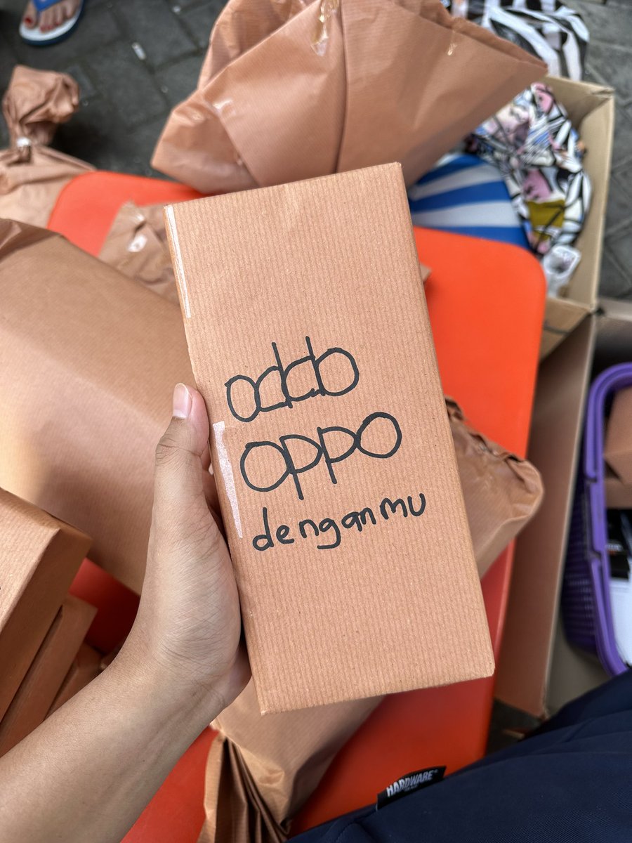 RYONADIO's tweet photo. Hidup lagi capek2nya malah dapet hadiah agustusan 😂 https://t.co/v8fOjx0gy4