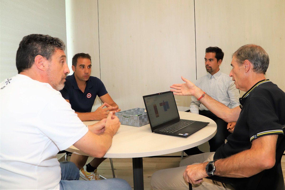 📚 Esta conformada por <a href="/T0eneldeporte/">Tolerancia CERO con la violencia en el deporte</a>, @sergioerpezmuley, @pablo_prieto_ y el presidente <a href="/serranonino/">miguel angel serrano</a>. 

✔️ Crear un clima de respeto y desarrollo de la labor de los entrenadores de Madrid será su objetivo principal. Un paso más para dignificar esta profesión