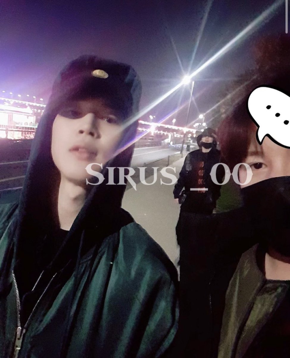 jmigukduo's tweet photo. SI ERAN JIMIN Y JUNGKOOK EN EL ARCO DE CORAZÓN TOMADOS DE LAS MANOS 😭

#JIMIN #JUNGKOOK #JIKOOK #KOOKMIN https://t.co/AKE8o6SJ7p