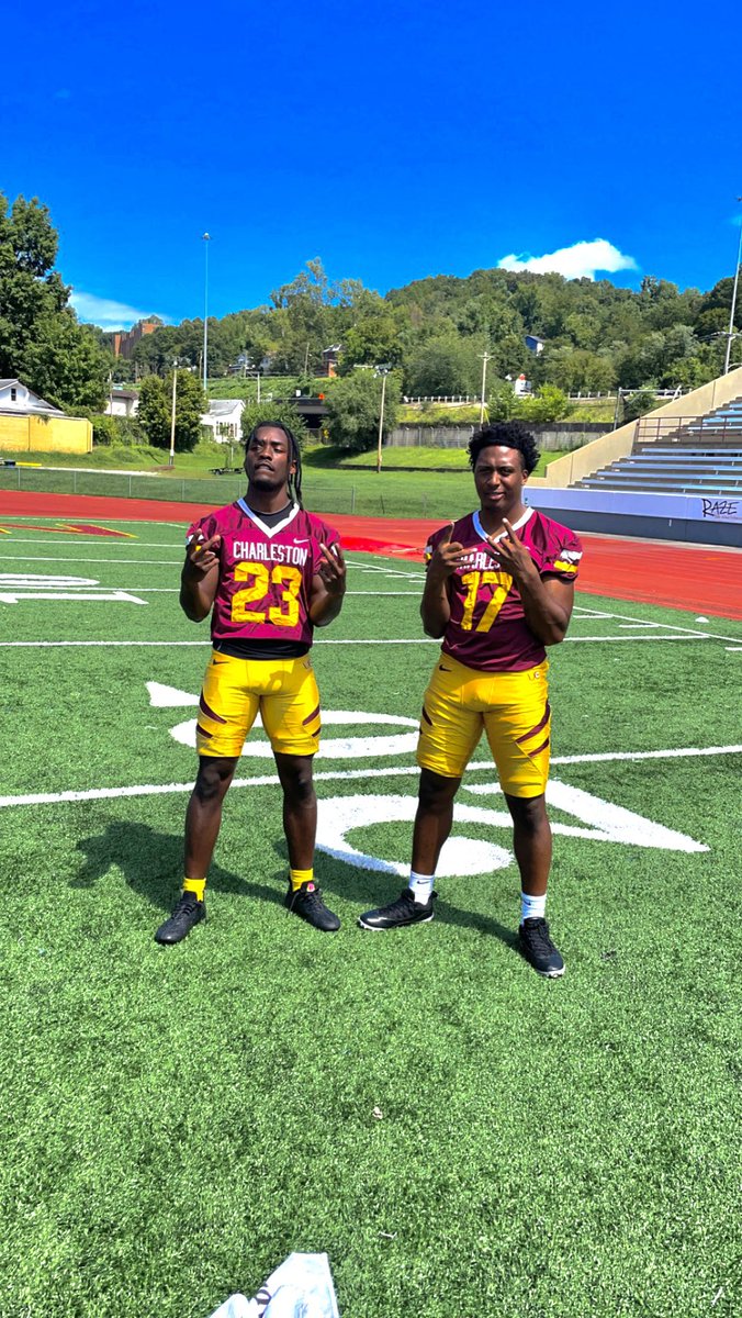 WHAT YOU KNOW ABOUT THESE KENTUCKY BOYZ‼️ <a href="/CTrice270/">Cordarien Trice</a> <a href="/AjCashawn/">Cashawn Beasley</a> #GOONIES🆘 #WELCOMETOCHARLESTON #GOGOLDENEAGLES🦅 #GOLDSTANDARD #BELEGENDARY PS: THEM KENTUCKY BOYZ ON DA RISE⬆️⬆️⬆️⬆️