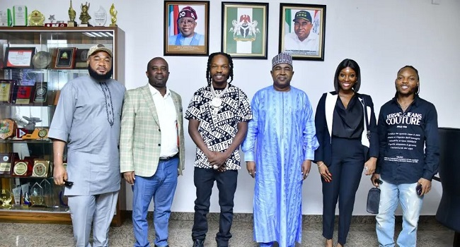 channelstv's tweet photo. Naira Marley Visits NDLEA Chairman, Preaches Against Drug Abuse
https://t.co/CiEBpzW0cd https://t.co/fM9jcXiDI0