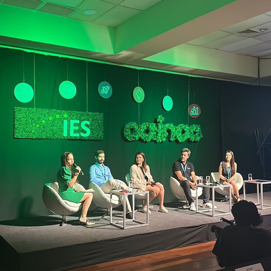 CAINCOBOLIVIA's tweet image. Panel “Liderazgo y estrategia de género en el ecosistema emprendedor”. Nos acompañaron:
Juan Cruz Valdez 
Valeria Díaz
 Lina Cuervo
Javier Roman
Y Viviana Angulo como moderadora.
#VCILAT2023