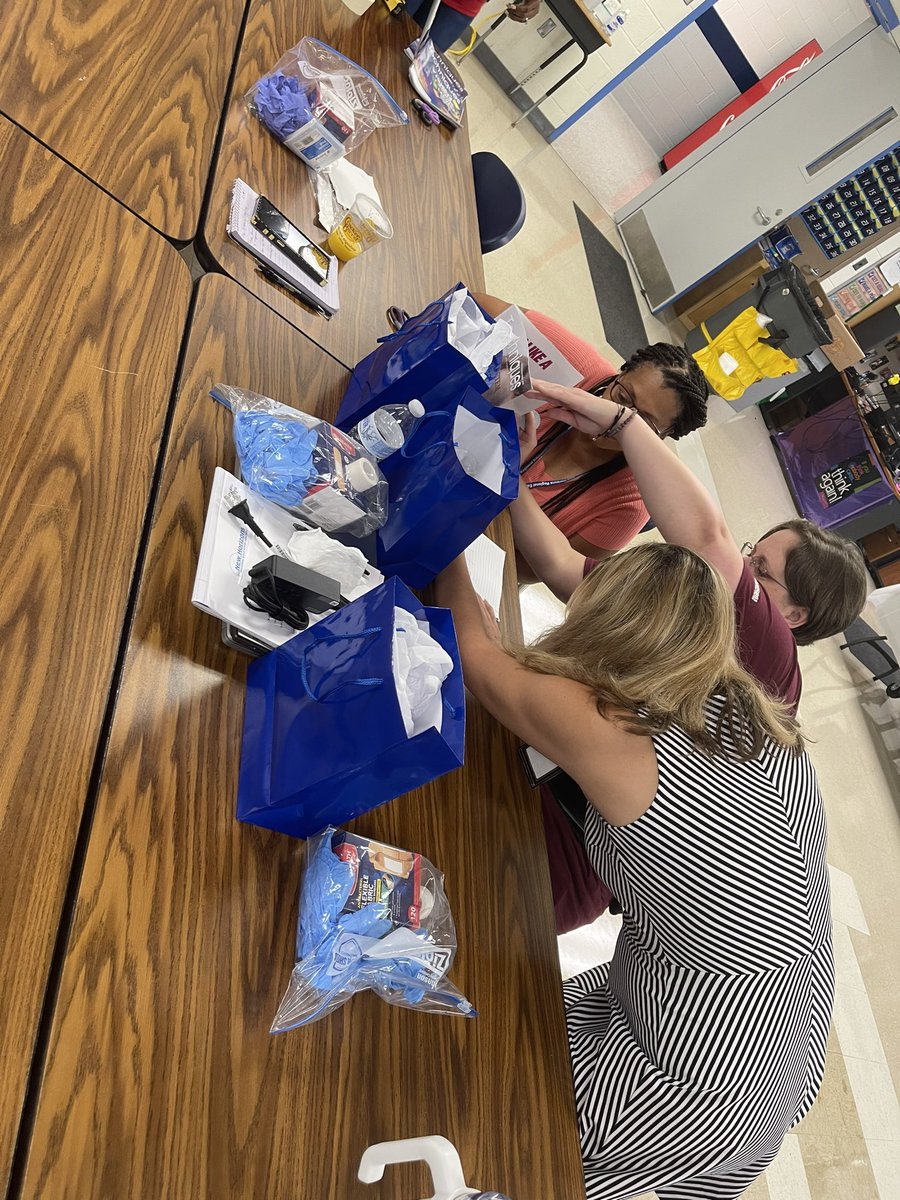 NHREC_CTE_BF's tweet photo. Embracing the power of teamwork with our incredible educators! They took the Windy City Tower Challenge to a whole new level!  #TeamBuilding #GettinItDone #NHRECCTE  #NHREC #NewHorizonsCTE #BoldlyGoing #WeAreNewHorizons 
@NHREC_VA https://t.co/l9Nd3ONrW1