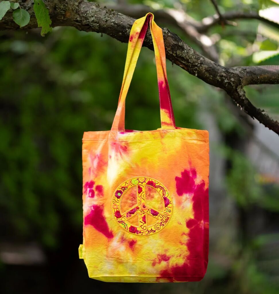 Love_Beads_'s tweet image. Sunset Peace ☀
Embroidered tie dye tote bag
100% organic cotton
Just added to our shop
(link in profile)
.
.
.
#bohofashionstyle #bohohippiechicstyle #bohobag #bohostyle #bohemian #bohemianhippie #bohohippiestyle #bohohippiestyle #bohofashion #bohohippie #bohobags #bohohippy…